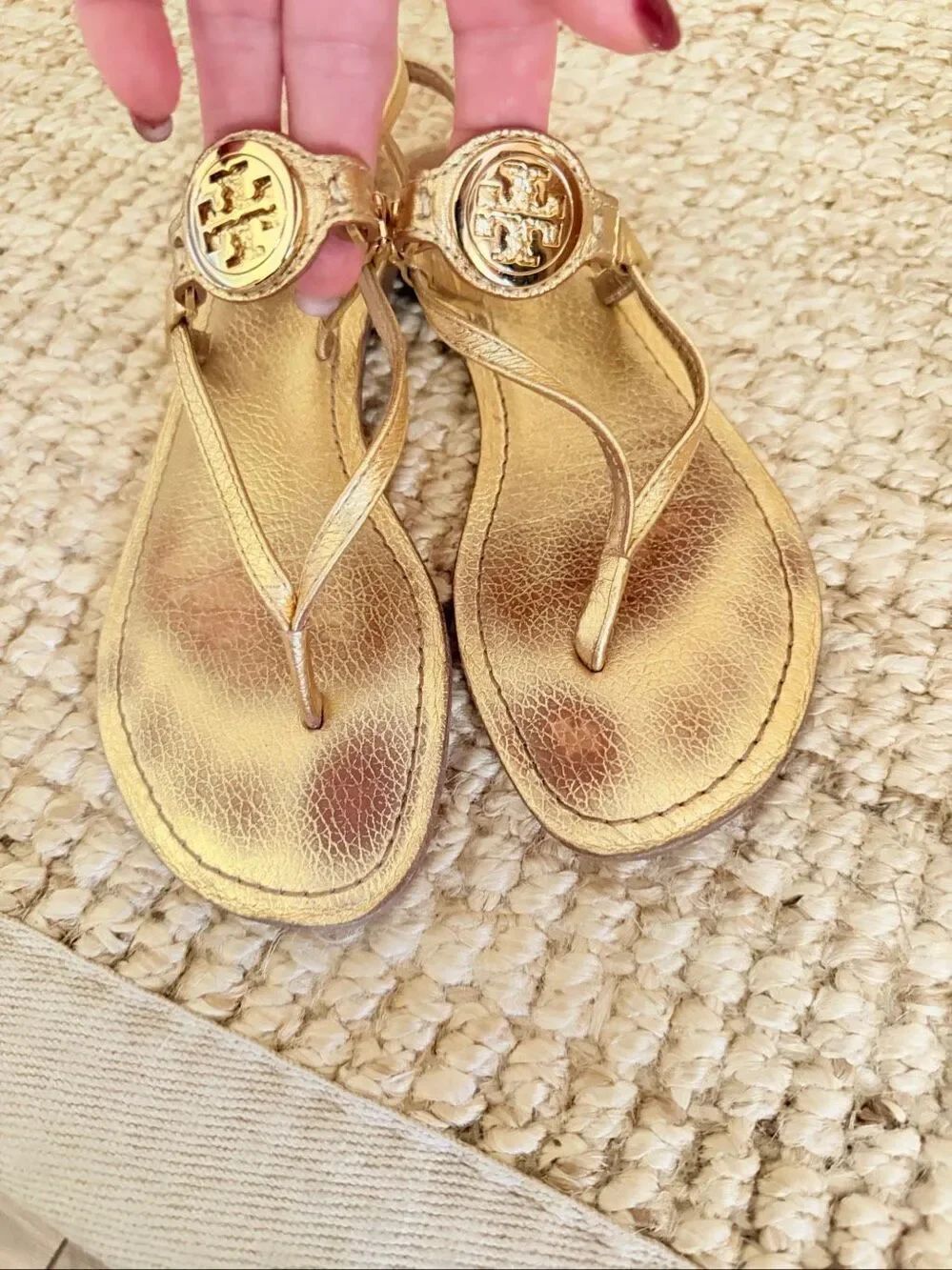 Tory Burch Gold Leather Thong Sandals Logo Medallion Brazil Women’s Size 6.5